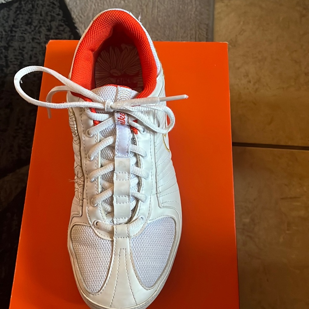 Women Nike Musique Premium White/Gold 9 1/2 M